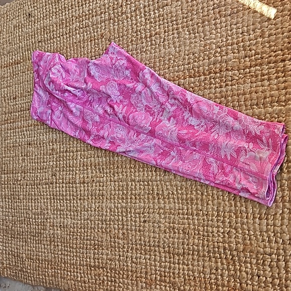 A) Lula roe workout pants - Picture 3 of 7